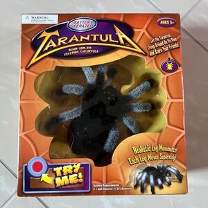 TOMY TAKARA TARANTULA CREEPING HALLOWEEN SPIDER